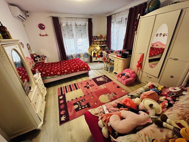 Ilfov Vila superba in Bragadiru, Strada Verii - colt Cartier Latin