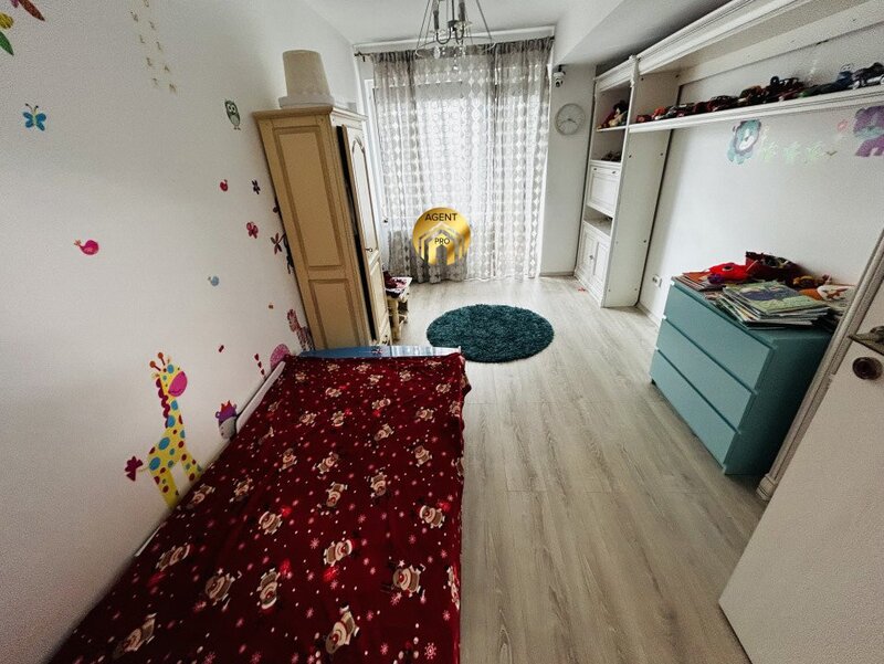 Ilfov Vila superba in Bragadiru, Strada Verii - colt Cartier Latin