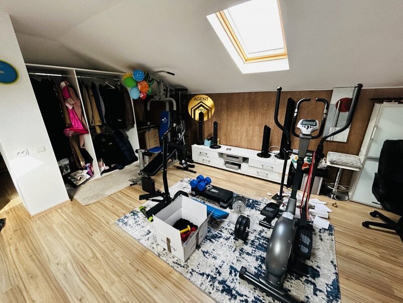 Ilfov Vila superba in Bragadiru, Strada Verii - colt Cartier Latin